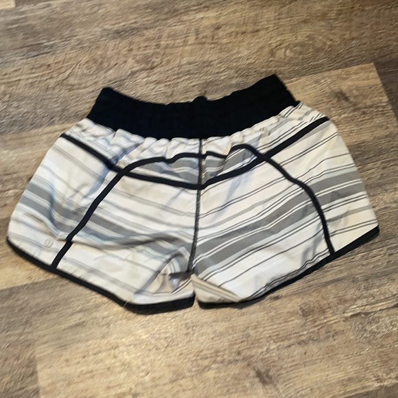 Lululemon Lined Pocket Shorts 10 - Picture 2 of 5